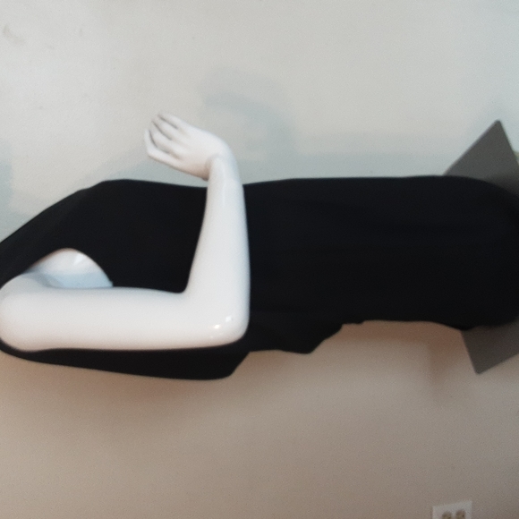 Shuet Young  backless little black dress - Picture 5 of 5